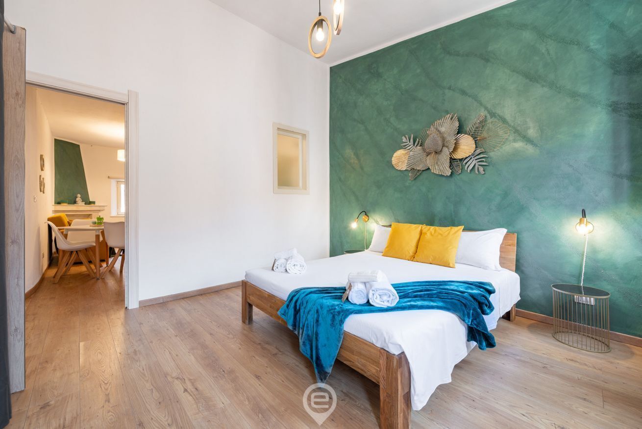 1 habitación, tabla de planchar con plancha, wifi y ropa de cama 