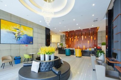 Mi Choice Hotel (Huanggang Normal College)