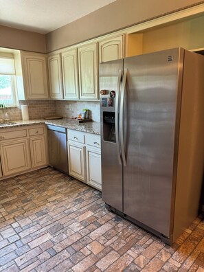 Oven, stovetop, dishwasher