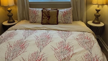 3 bedrooms, iron/ironing board, WiFi, bed sheets