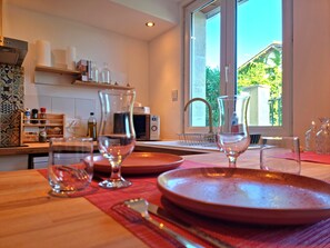 Fridge, microwave, oven, stovetop - Le Quatorze  (Ménesplet)