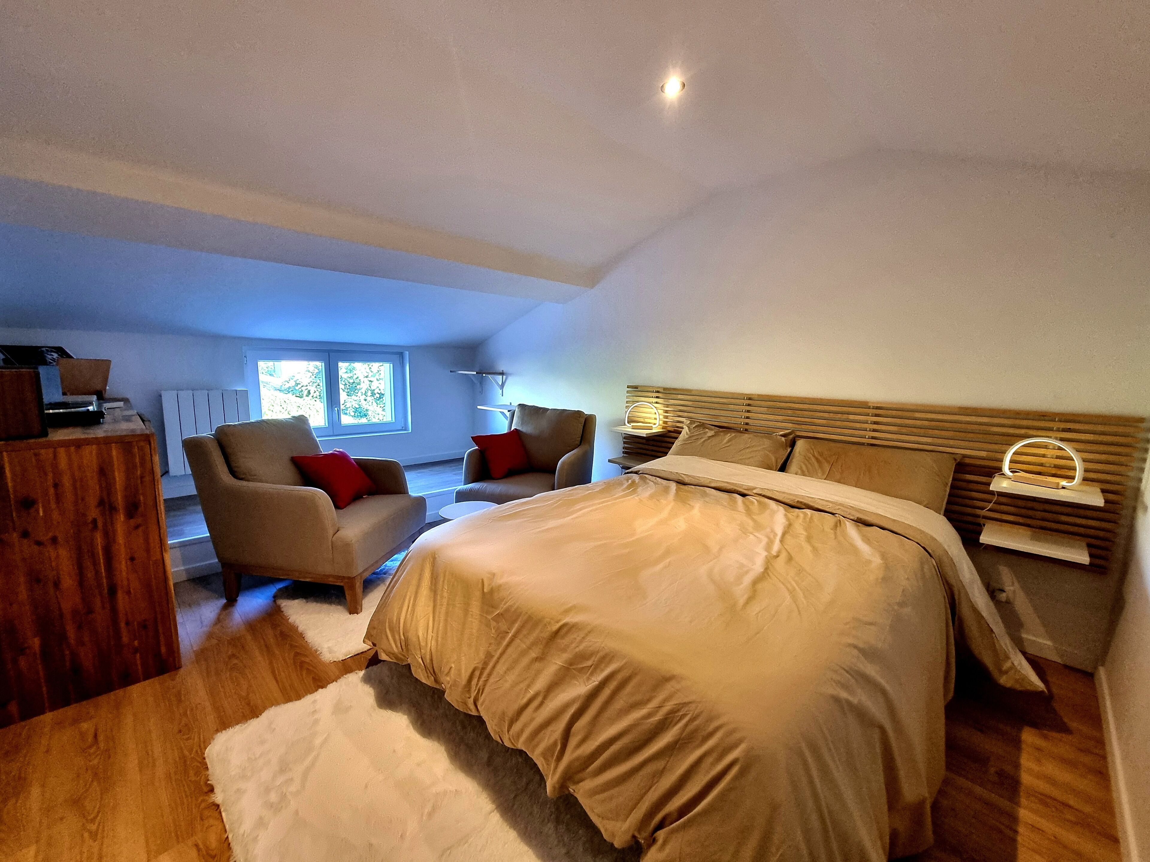 1 chambre, fer et planche à repasser, lit parapluie, Wi-Fi