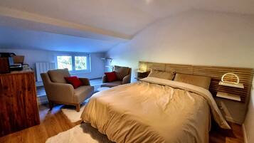 1 bedroom, iron/ironing board, travel crib, WiFi