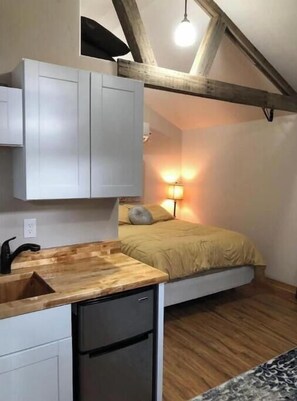 1 slaapkamer, een strijkplank/strijkijzer, gratis wifi, beddengoed