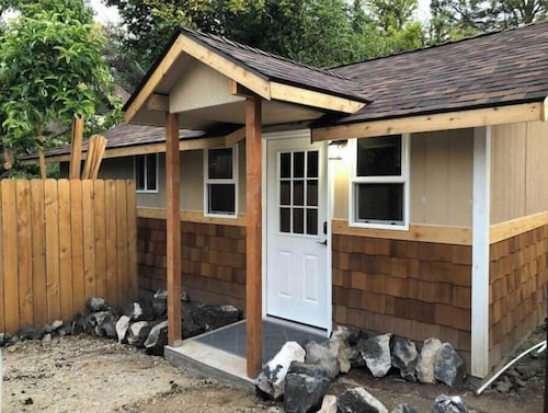 Cozy studio with WiFi and AC in delightful Nampa