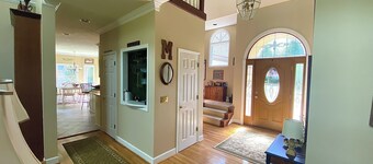 Spacious 4-Bedroom Home on the Golf Course in Gated Community