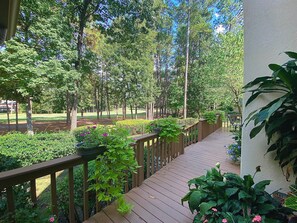 Terrace/patio - Spacious 4-Bedroom Home on the Golf Course in Gated Community (Aiken)