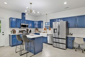 Oven, dishwasher, coffee/tea maker, toaster