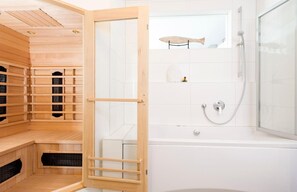 Hair dryer - Beach front apartment in Olpenitz (Olpenitz)