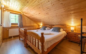 4 bedrooms, iron/ironing board, travel cot, free WiFi - 4 bedroom nice home in Gospic (Gospic)