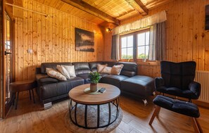 Smart TV, fireplace - 4 bedroom nice home in Gospic (Gospic)