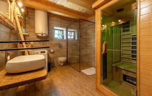 Shower, hair dryer - Pet friendly home in Gospic (Gospic)