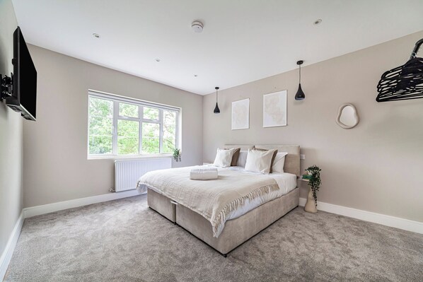 2 bedrooms, iron/ironing board, free WiFi, bed sheets