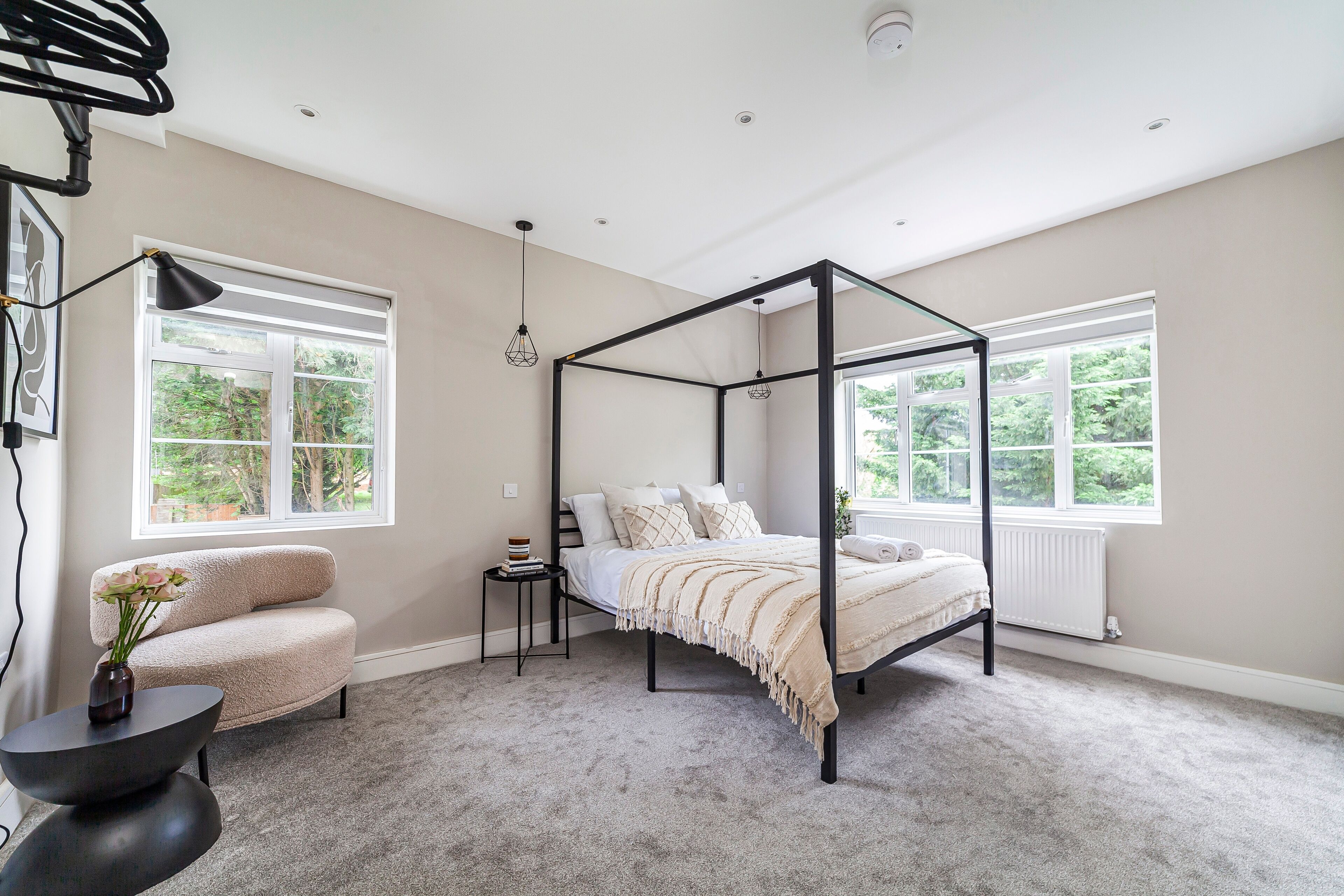 2 slaapkamers, een strijkplank/strijkijzer, gratis wifi, beddengoed