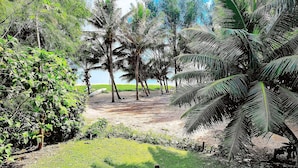 Familiehus, 3 soverom, strandutsikt, ved stranden | Utsikt mot strand/hav