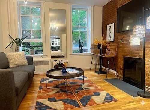 Beauty in the heart of the Village-Great Deal!