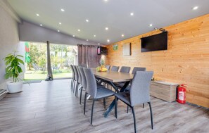 Dining - Beautiful home in Ladvenjak with sauna (Ladvenjak)