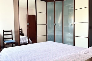 3 bedrooms, WiFi, bed sheets