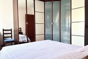 3 bedrooms, WiFi, bed sheets - SE120 - Senigallia, welcoming four-room apartment 700 meters from the centre (Senigallia)