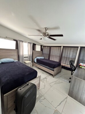 5 bedrooms, iron/ironing board, free WiFi, bed sheets - Spacious 5-bedroom house in brilliant Tampa with AC, WiFi (Tampa)