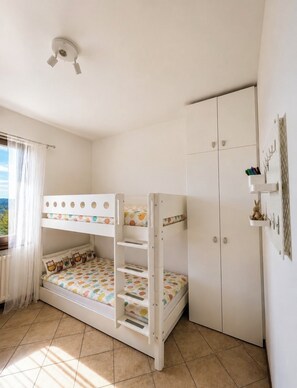 3 Schlafzimmer, Bügeleisen/Bügelbrett, Reisekinderbett, kostenloses WLAN