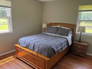 3 bedrooms, iron/ironing board, free WiFi, bed sheets