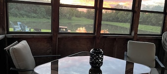 Retreat on the Creek: Home overlooking a backyard lake and the Auxvasse Creek