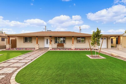 Cute Casa! 3 Bed/2 Bath/ Game room- Sleeps 10!
