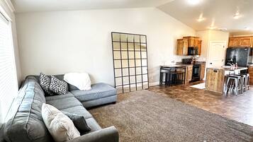 智能电视、电子游戏