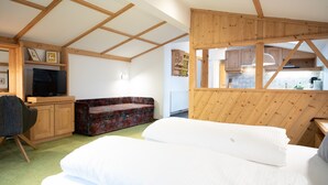 1 bedroom, desk, iron/ironing board, travel crib - Haus Katharina - Dorfblick (Kaprun)