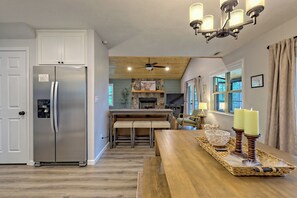 Interior - Magnolia Ridge - Dog Friendly! (Clayton)