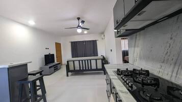 Fridge, microwave, oven, stovetop