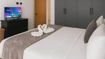 2 bedrooms, in-room safe, iron/ironing board, free WiFi