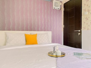 Deluxe Apartment | 2 bedrooms, desk, free WiFi - Comfort Living 2Br Apartment At Kebagusan City (Jakarta)