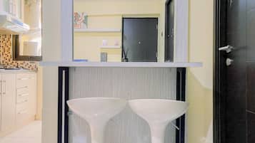 Deluxe Apartment | Living area