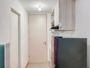 Refrigerador con freezer, placa de cocina