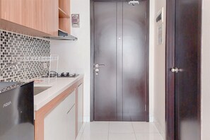 Studio – deluxe | Eget kjøkken | Kjøleskap og kokeplater