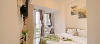 Warm And Simply Look Studio Apartment Tokyo Riverside Pik 2