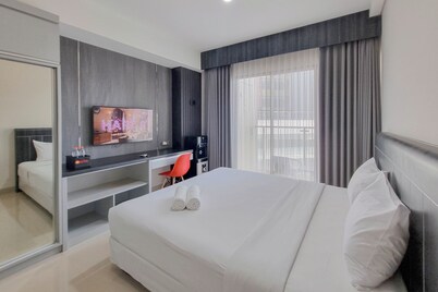 Homey And Scenic Studio At Patraland Amarta Apartment