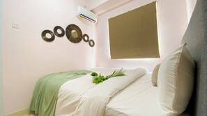 2 bedrooms, desk - Good Deal And Homey 2Br Green Pramuka City Apartment (Jakarta)