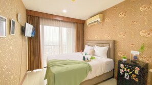 Deluxe Studio | Desk, free WiFi - Good And Homey Studio At Cervino Village Casablanca Apartment (Jakarta)