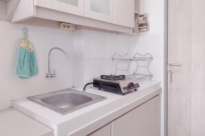 Deluxe-Studio | Eigene Küche | Großer Kühlschrank, Herdplatte