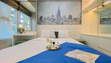 Deluxe Studio | Desk, free WiFi