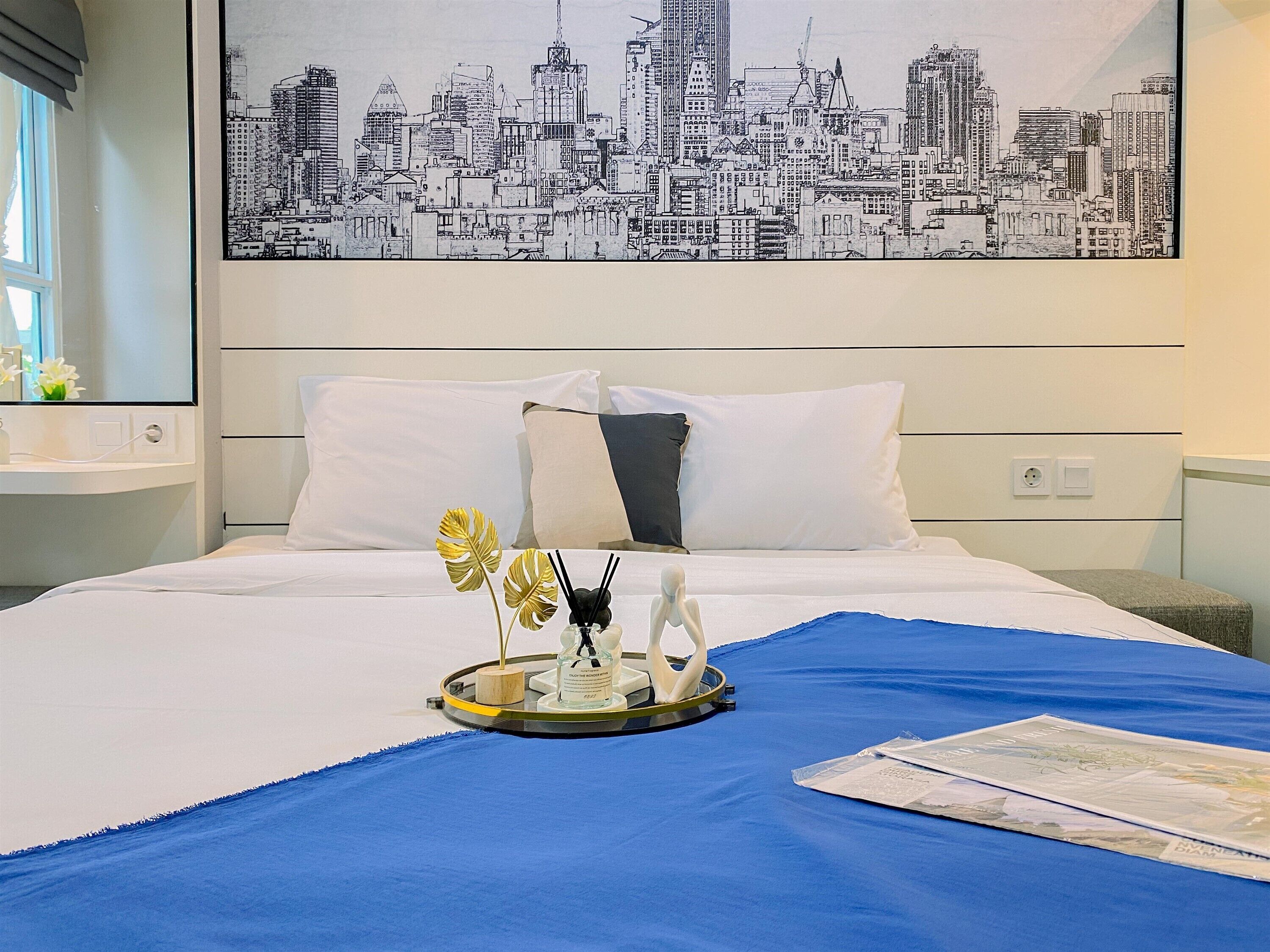 Deluxe Studio | Desk, free WiFi