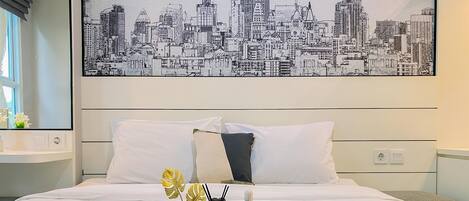 Deluxe Studio | Desk, free WiFi