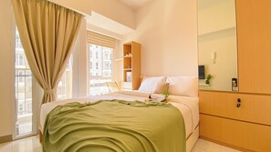 Desk, free WiFi - Simply & Comfy Studio Apartment At Tokyo Riverside Pik 2 (Teluknaga)
