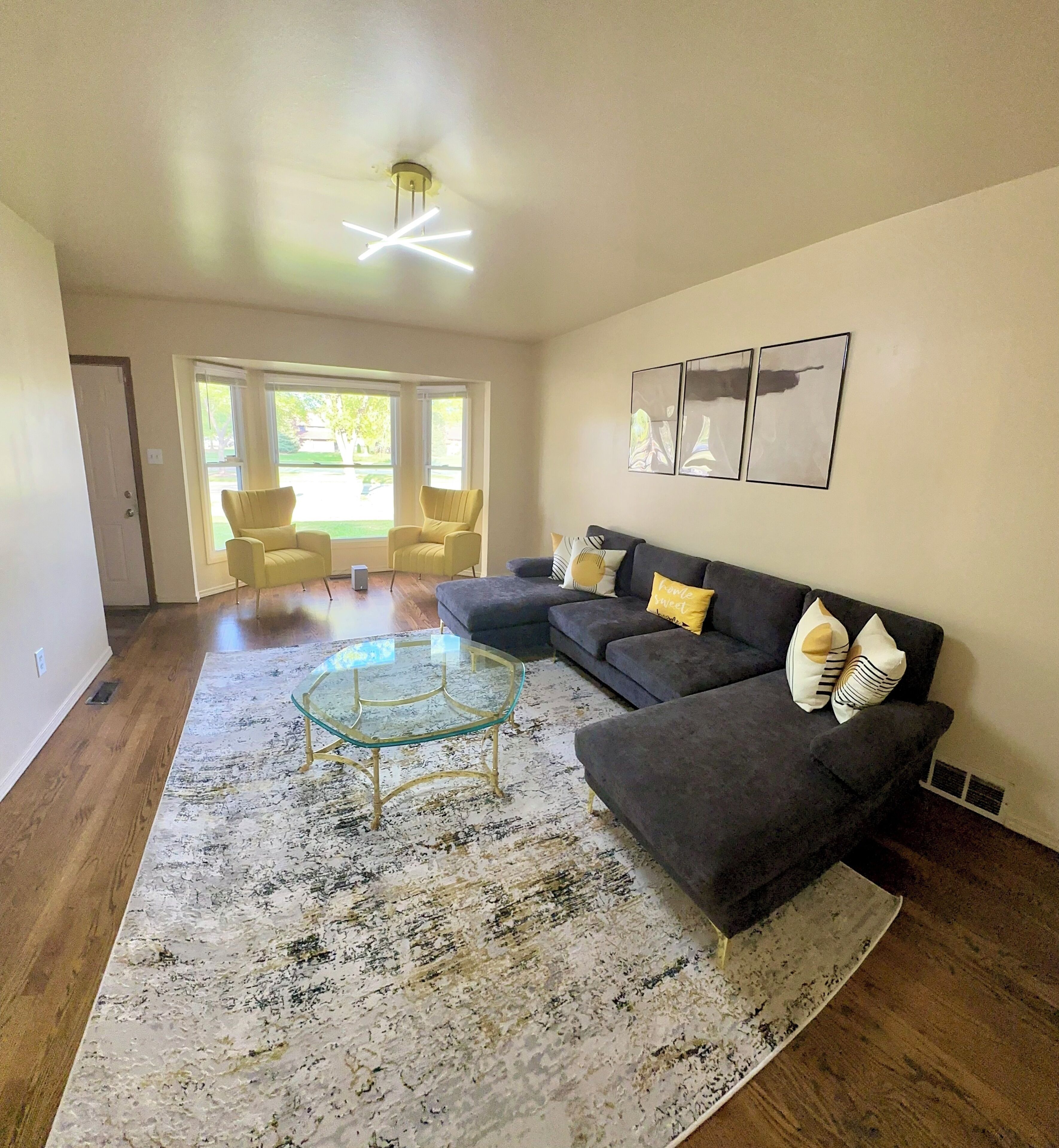 Cozy 3-bedroom house in welcoming Beverly Hills with Wifi/Central Air