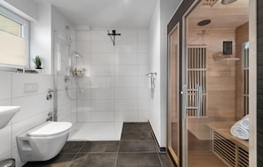 Shower, hair dryer - Pet friendly apartment in Olpenitz (Olpenitz)
