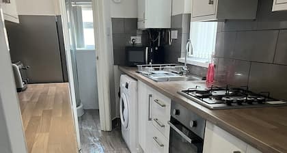 Luxury 3 Bed Apartment - Close to Alton Towers