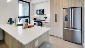 茶具/咖啡用具、冰箱、微波炉、烤箱